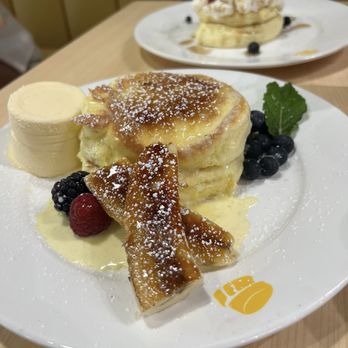 Fluffy Fluffy - Breakfast & Brunch Near Me - Miami, Florida