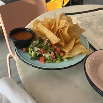 Dona Tola - Chips and guacamole - zero flavor, not even in the salsa... how does that happen? - Mexican Near Me - Chicago, Illinois Dona Tola - Chips and guacamole - zero flavor, not even in the salsa... how does that happen? - Mexican Near Me - Chicago, Illinois