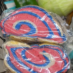 The Market in the Square - Go Bills! I didn't buy it, but it would be a fun addition to any tomorrow's watching game party:). It's just a rye bread:).
