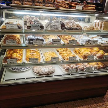 State Line Diner - Display Case - Diners Near Me - Mahwah, New Jersey
