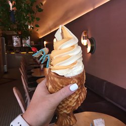 Kamehameha - Honey milk and apricot ice cream