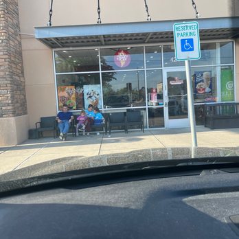 Cold Stone Creamery - Avoid. Just turn around. Save yourself the ten minutes. - Ice Cream & Frozen Yogurt Near Me - Southlake, Texas Cold Stone Creamery - Avoid. Just turn around. Save yourself the ten minutes. - Ice Cream & Frozen Yogurt Near Me - Southlake, Texas