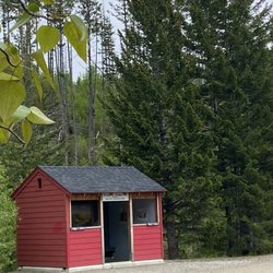 Myra-Bellevue Provincial Park - Shelter at 2.7 km.