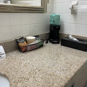 Rodeway Inn - No smoking signs EVERYWHERE lol - Hotels Near Me - Weedsport, New York Rodeway Inn - No smoking signs EVERYWHERE lol - Hotels Near Me - Weedsport, New York