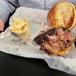 Pulled pork sandwich