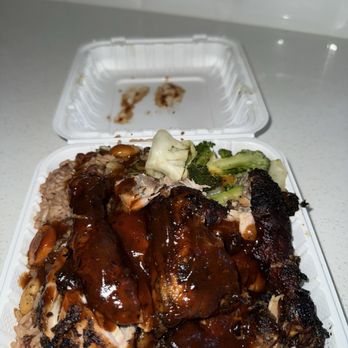 O Cook Shop - Jerk Chicken w. Rice and veggies - Caribbean Near Me - East Orange, New Jersey