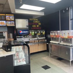 Southern Chicken And Waffle - Here's the fountain drinks and lemonade stations along side a large selection of desserts in a see through glass case.