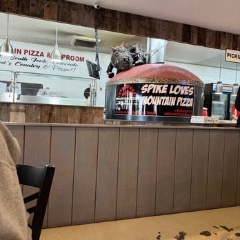Mountain Pizza & Taproom - Stone oven - Pizza Near Me - South Fork, Colorado