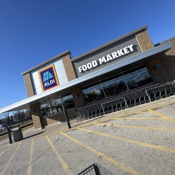ALDI - Store Front - Grocery Near Me - Gladstone, Missouri ALDI - Store Front - Grocery Near Me - Gladstone, Missouri