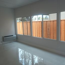We went for marble floors to test the concept. Looks great, maybe we'll do the same with the rest of the house.