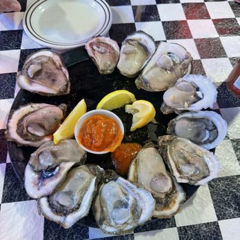 Acme Oyster House - Fried Oyster Platter - Seafood Near Me - New Orleans, Louisiana Acme Oyster House - Fried Oyster Platter - Seafood Near Me - New Orleans, Louisiana
