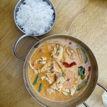 Kin'd - Red Curry with Chicken - Thai Near Me - Fresh Meadows, New York