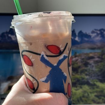 Dutch Bros Coffee - Candy cane mocha - Juice Bars & Smoothies Near Me - Davenport, Florida