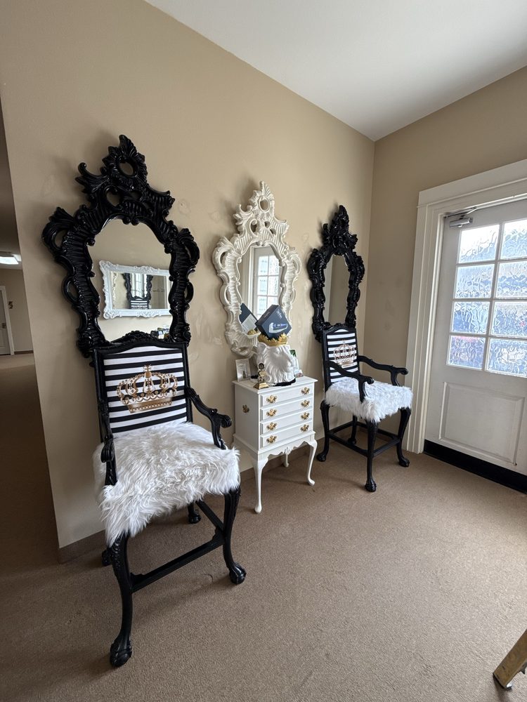 The Brow Shaping Queen Logo