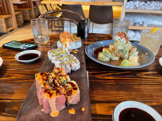 Tuna Bar by null