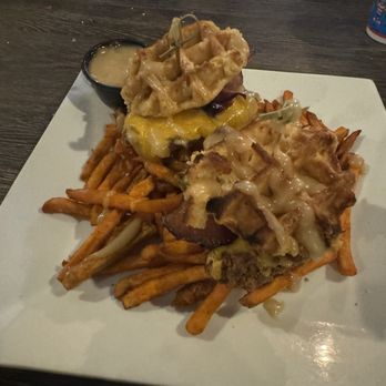 Lily's Babylon - Chicken & waffle sliders - American Near Me - Babylon, New York