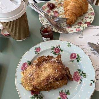 Chaumont - Chocolate banana croissant - Bakeries Near Me - Santa Monica, California Chaumont - Chocolate banana croissant - Bakeries Near Me - Santa Monica, California