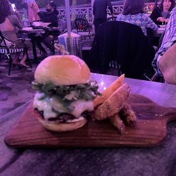 Rose's Garden Bar - Truffle Wagyu Burger - Burgers Near Me - Calabasas, California