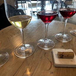 Grenache blanc | Reserve cuvée blanc | Pinot Noir x2 | Syrah