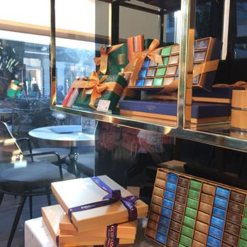 Godiva - Chocolatiers & Shops Near Me - Istanbul, 34
