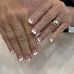 Royal Nails & Day Spa - On nail done today.