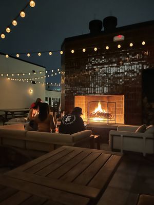 Little West Tavern by null