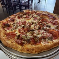 Fabiano's Italian Deli - Medium mighty meaty pizza