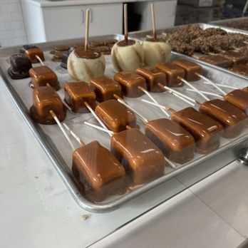 Kilwins Ice Cream - Chocolate - Fudge - Apples and covered marshmallows - Desserts Near Me - New Orleans, Louisiana Kilwins Ice Cream - Chocolate - Fudge - Apples and covered marshmallows - Desserts Near Me - New Orleans, Louisiana