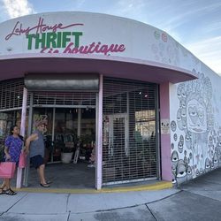 Lotus House Thrift Chic Boutique - Outside view