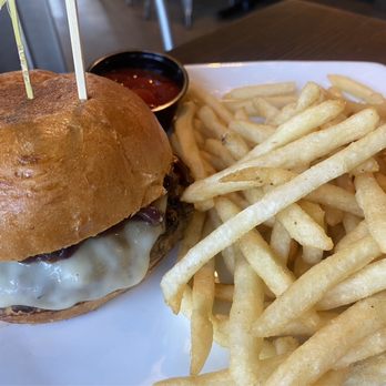 kitchen747 - Cheese Burger and fries - Pizza Near Me - Roseville, California kitchen747 - Cheese Burger and fries - Pizza Near Me - Roseville, California
