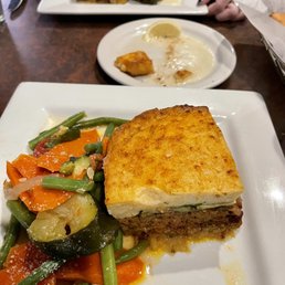 Moussaka (front), Pikilia (back) Moussaka (front), Pikilia (back)