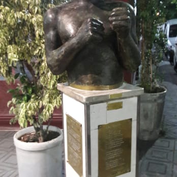 El Cedrón - Busto en honor a Justo "el torito" Suarez. - Pizza Near Me - Buenos Aires, C El Cedrón - Busto en honor a Justo "el torito" Suarez. - Pizza Near Me - Buenos Aires, C