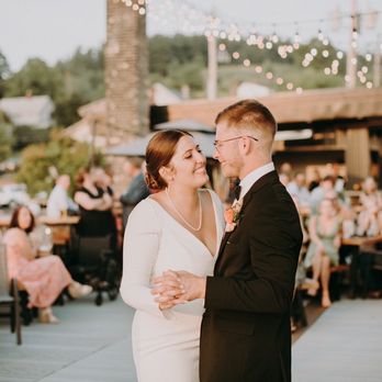Sandstone Terrace - a bride and groom sharing a first dance - Bars Near Me - Iron Mountain, Michigan Sandstone Terrace - a bride and groom sharing a first dance - Bars Near Me - Iron Mountain, Michigan
