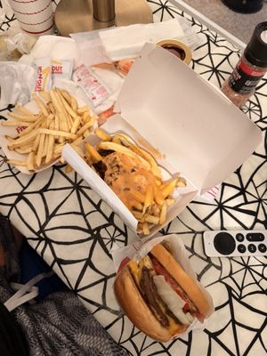 In-N-Out Burger by null