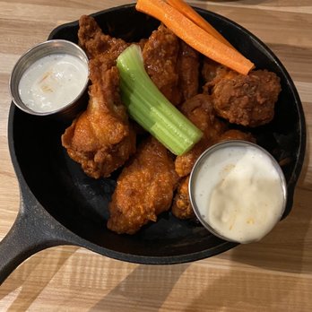 Jackalope's Bar and Grill - Buffalo wings - American Near Me - Fish Camp, California