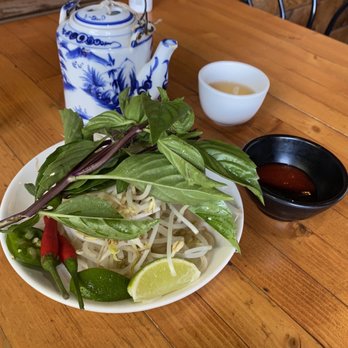 Green Lemongrass - Cooked bean sprouts etc, still nicely presented! - Vietnamese Near Me - Vancouver, British Columbia