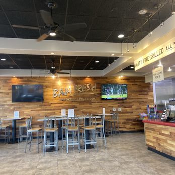 Baja Fresh - Lovely and comfortable area to order, sit, and eat your meal. - Mexican Near Me - Bakersfield, California