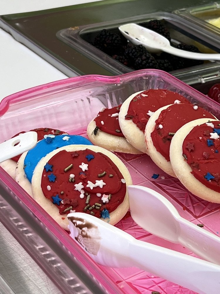 SWEETFROG PREMIUM FROZEN YOGURT Updated June 2024 32 Photos & 32