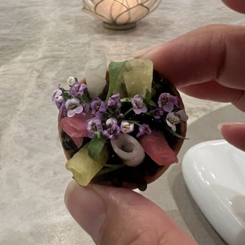 Camille - Look how beautiful! A floral bouquet on caviar with a delectable crunchy pastry shell. SO good!! - French Near Me - Orlando, Florida Camille - Look how beautiful! A floral bouquet on caviar with a delectable crunchy pastry shell. SO good!! - French Near Me - Orlando, Florida