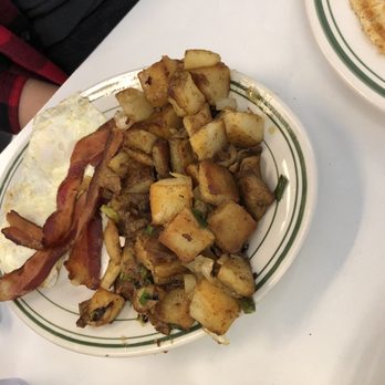 Louie's Cafe - Good, crispy bacon, chunky potatoes - Breakfast & Brunch Near Me - Baton Rouge, Louisiana Louie's Cafe - Good, crispy bacon, chunky potatoes - Breakfast & Brunch Near Me - Baton Rouge, Louisiana