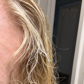SH Salon - Hair breakage before it fell out - Hair Salons Near Me - Houston, Texas SH Salon - Hair breakage before it fell out - Hair Salons Near Me - Houston, Texas