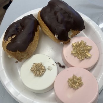 A&J Cake & Candy Supplies - Oreos and eclairs - Party Supplies Near Me - Glendora, California