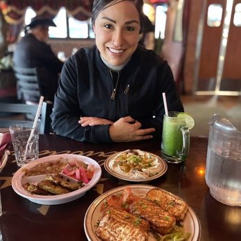 Al Bawadi Grill - Fried Syrian Cheese and hummus - Mediterranean Near Me - Bridgeview, Illinois