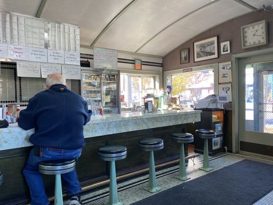 Quaker Diner by null