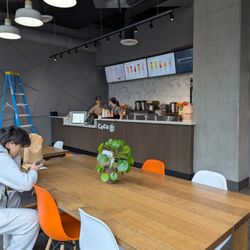 CoCo Fresh Tea & Juice - Interior
