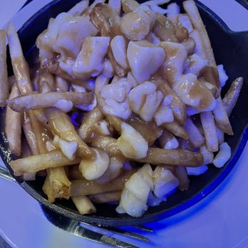 3 Brasseurs- McGill - Poutine - Pubs Near Me - Montreal, Quebec 3 Brasseurs- McGill - Poutine - Pubs Near Me - Montreal, Quebec