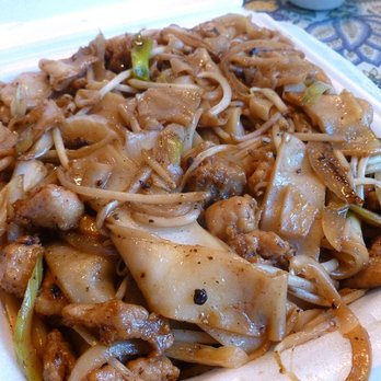 Loomis Chinese Restaurant - Beef Chow Fun, big portion - Chinese Near Me - Loomis, California Loomis Chinese Restaurant - Beef Chow Fun, big portion - Chinese Near Me - Loomis, California