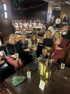 La Reserve Whiskey Lounge by null