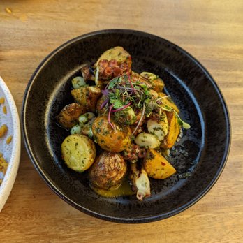 Limon - Pulpo a la parrilla - Tapas/Small Plates Near Me - Burlingame, California