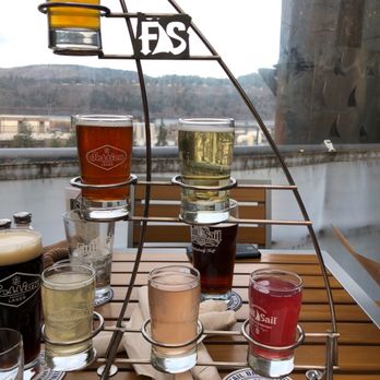 Full Sail Brew Pub - Full sail taster flight - Pubs Near Me - Hood River, Oregon Full Sail Brew Pub - Full sail taster flight - Pubs Near Me - Hood River, Oregon